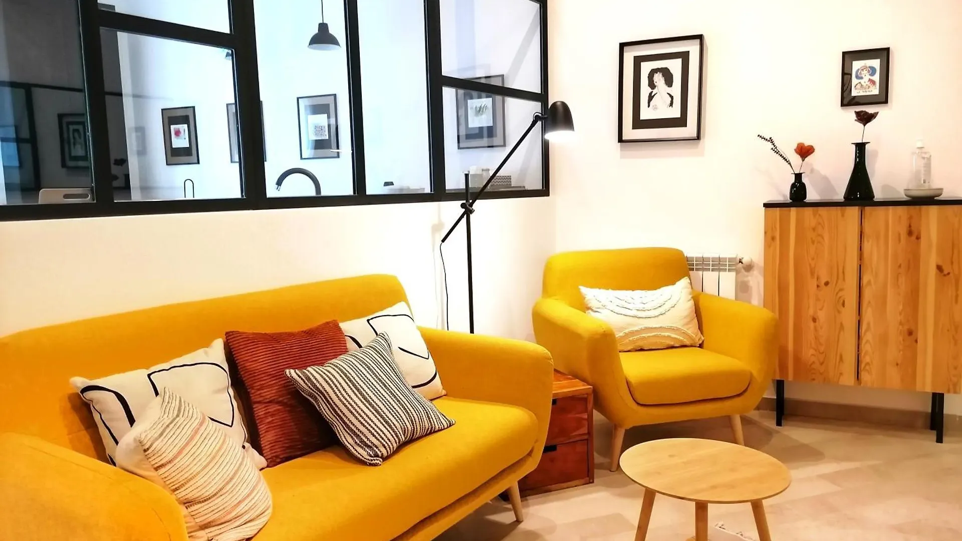 I Canti Comfort Rooms location
